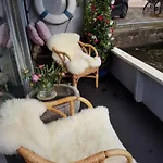 船上ホテル Pantheos Houseboat