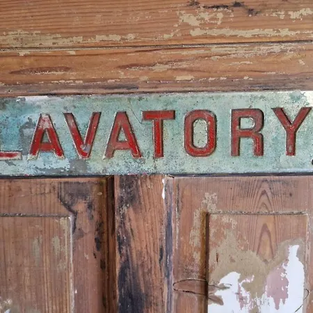 Pantheos Houseboat Amsterdam