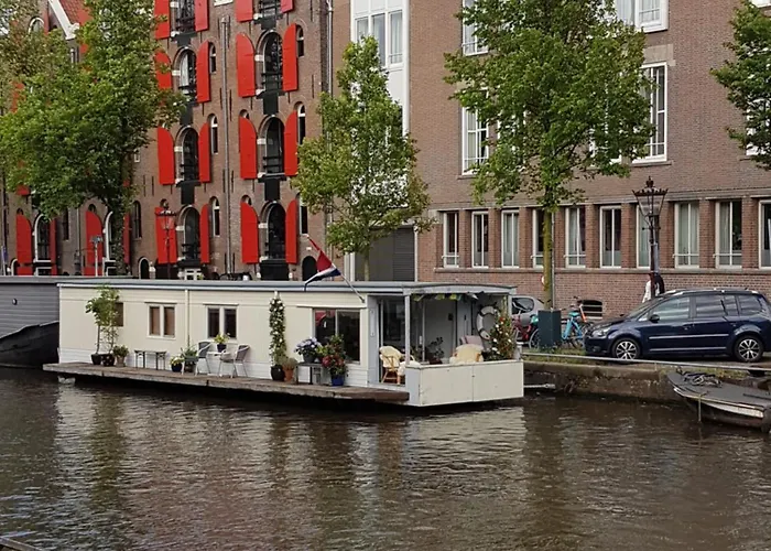 Ботель Pantheos Houseboat *